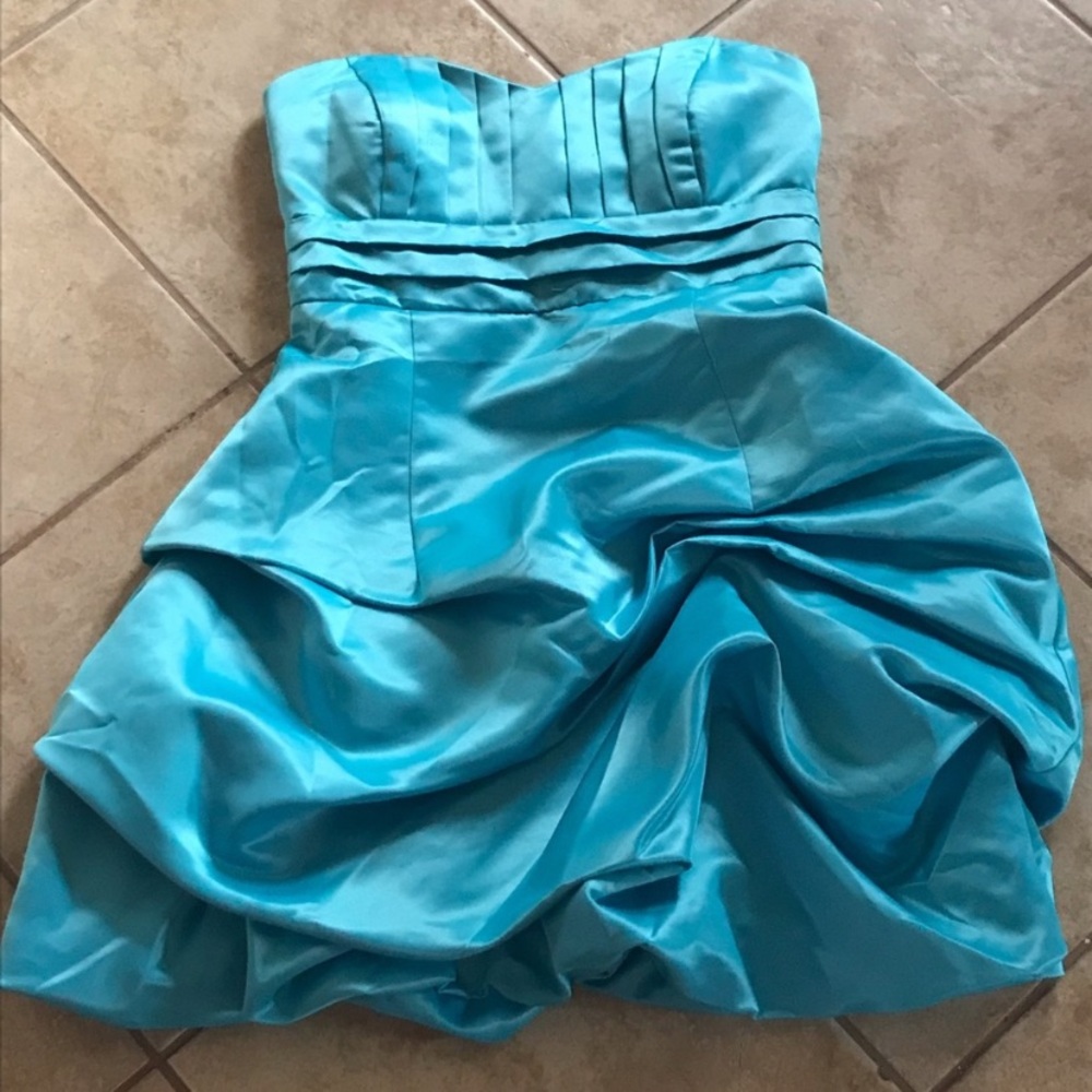 Puffy teal dress